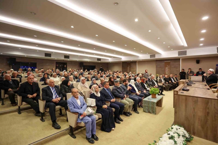 Umreden Dönen İkinci Kafile, Fatma Şahin İle Bir Araya Geldi