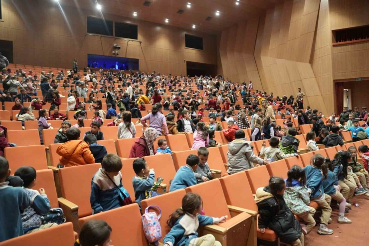 Şehitkamil 3. Çocuk Tiyatrosu Günleri’nde Perde Açıldı