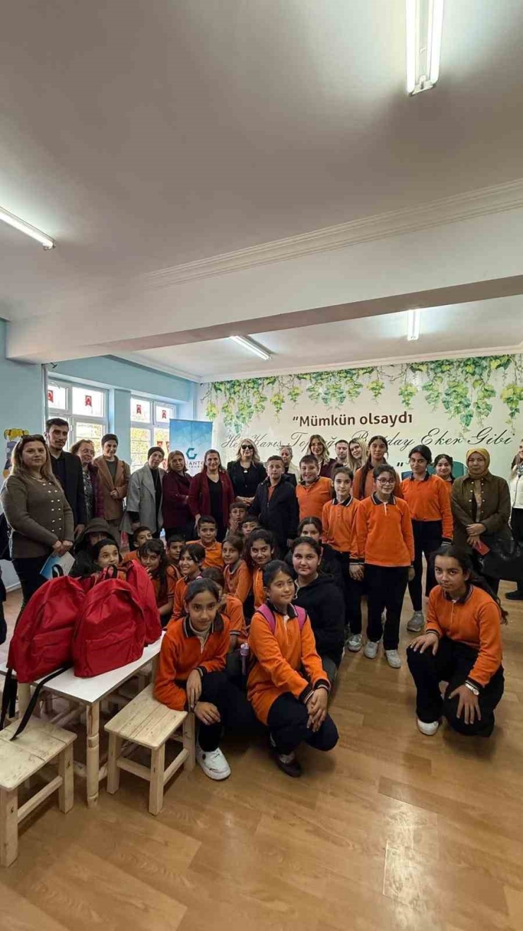 Kent Konseyi’nden Tekirsin Kırsal Mahallesine Anne-çocuk Kütüphanesi