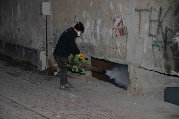 Diyarbakır’da Haşerelere Karşı Kışlak İlaçlamanın Startı Verildi