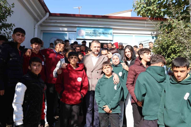 Eğil Belediyesi Lise Öğrencilerine Etkili Sınav Hazırlıkları Konferansı Verdi