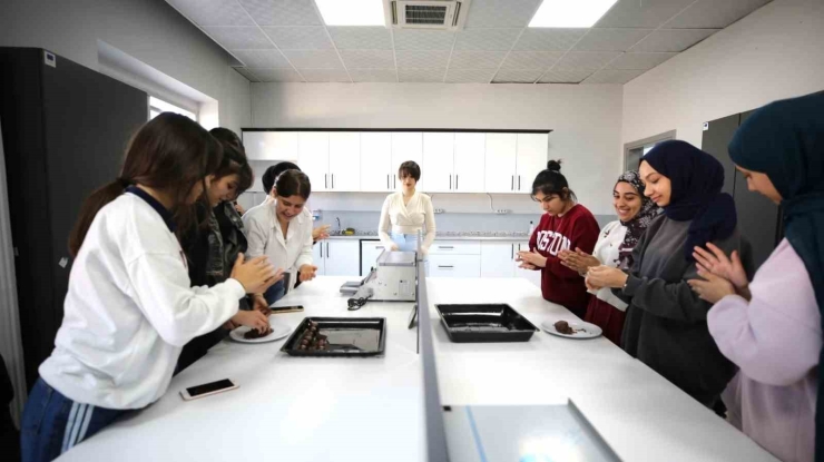 Eyyübiyeli Kadınlar Aldıkları Eğitimle Hayallerine Ulaşıyor