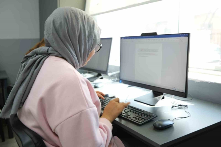 Eyyübiyeli Kadınlar Aldıkları Eğitimle Hayallerine Ulaşıyor