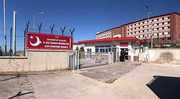 Gaziantep Geri Gönderme Merkezi’nde Zehirlenme Şüphesi: 56 Kişi Hastaneye Kaldırıldı