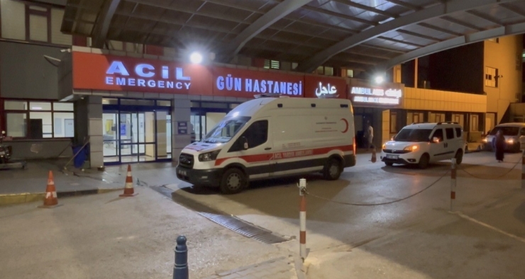 Gaziantep Geri Gönderme Merkezi’nde Zehirlenme Şüphesi: 56 Kişi Hastaneye Kaldırıldı