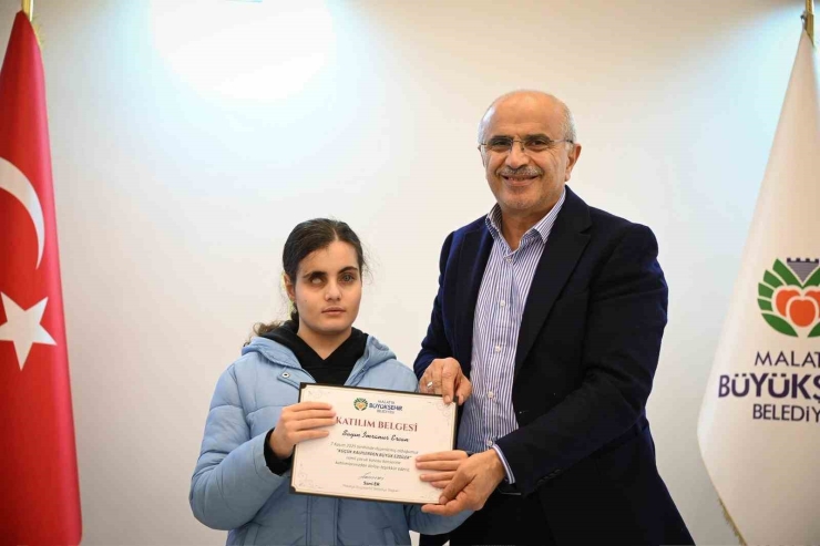 Minik Yüreklerden Başkan Er’e Anlamlı Ziyaret