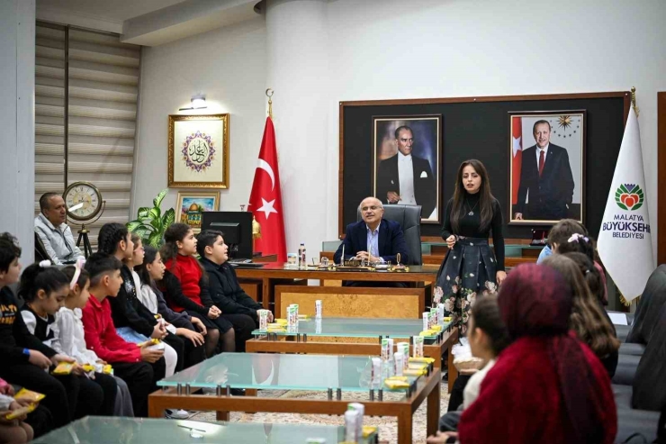 Minik Yüreklerden Başkan Er’e Anlamlı Ziyaret