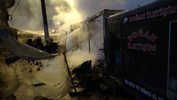 Malatya’da Konteyner Çarşıda Yangın: 1 Yaralı