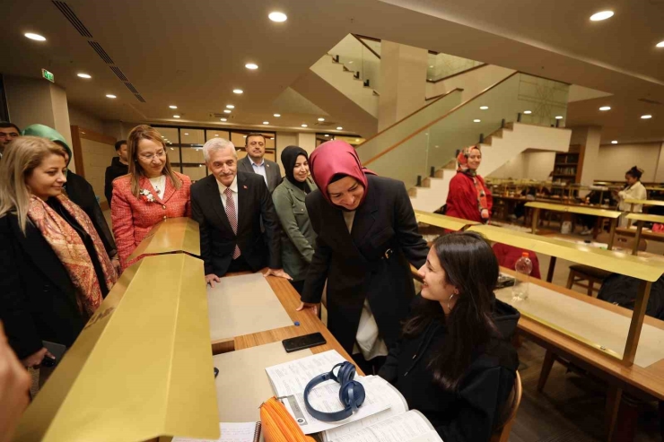 Ak Parti Genel Başkan Yardımcısı Dr. Betül Sayan Kaya Şahinbey Belediyesi’nin Hizmetlerini Takdir Etti