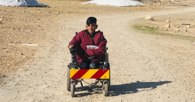 Jandarma Engelli Gencin Reflektör Talebini Yerine Getirdi