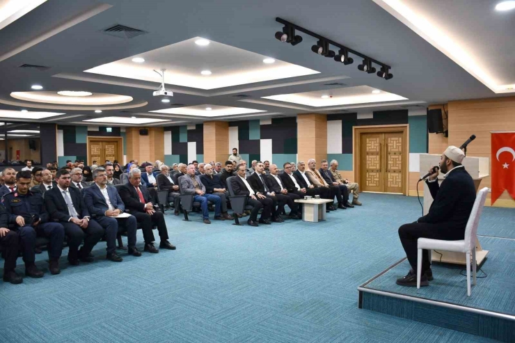 Külliyede Sahabe Konulu Konferans Düzenlendi