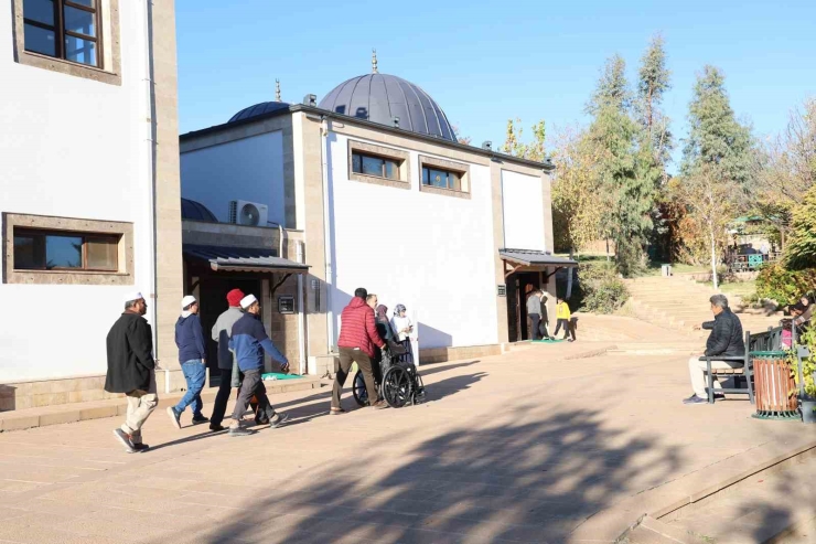 Kur’an-ı Kerim’de İsmi Geçen Peygamberlerin Kabirlerinin Olduğu İlçe Yılda 1 Milyon Ziyaretçi Ağırlıyor