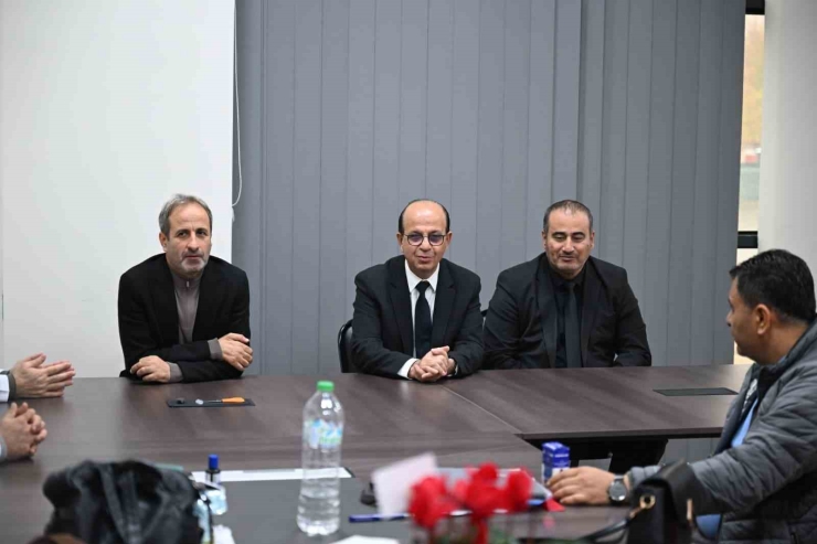 Başkan Geçit, Eğitimin Kahramanlarını Unutmadı