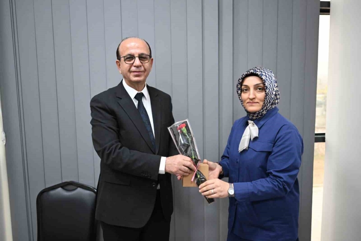 Başkan Geçit, Eğitimin Kahramanlarını Unutmadı