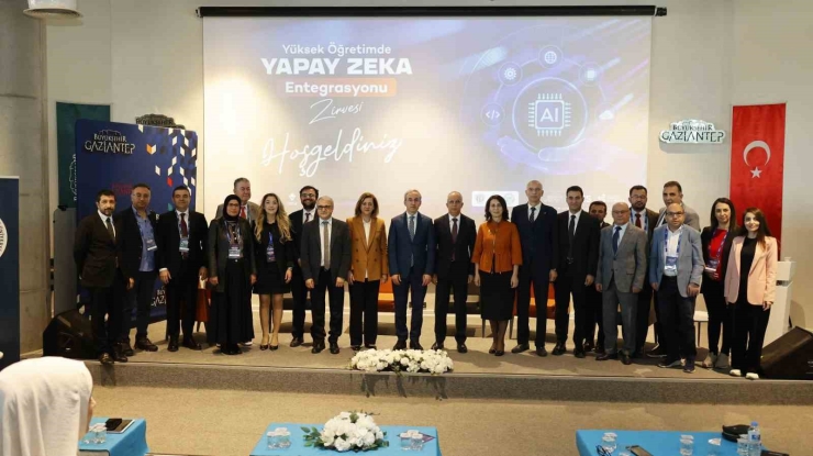 "yükseköğretimde Yapay Zeka Entegrasyonu Zirvesi" Yoğun Katılımla Gerçekleştirildi