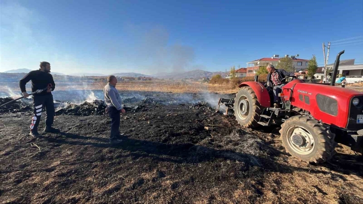 Tarlada Çıkan Yangın Söndürüldü