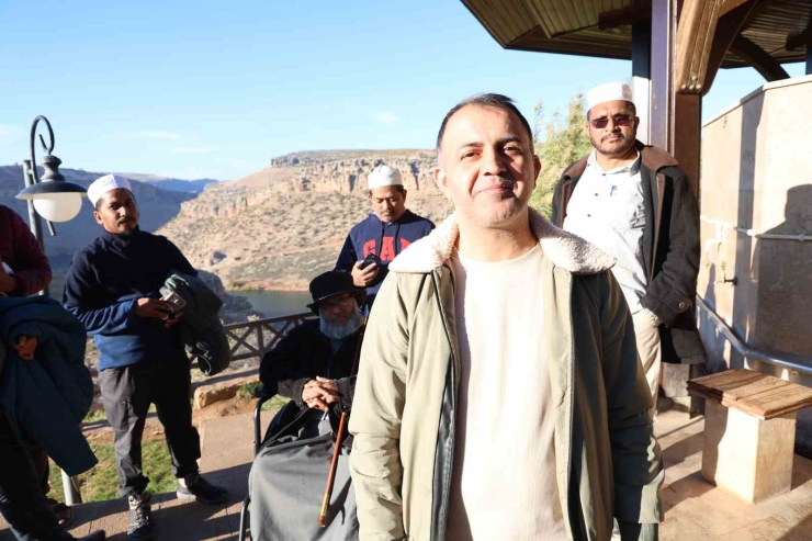 Kur’an-ı Kerim’de İsmi Geçen Peygamberlerin Kabirlerinin Olduğu İlçe Yılda 1 Milyon Ziyaretçi Ağırlıyor