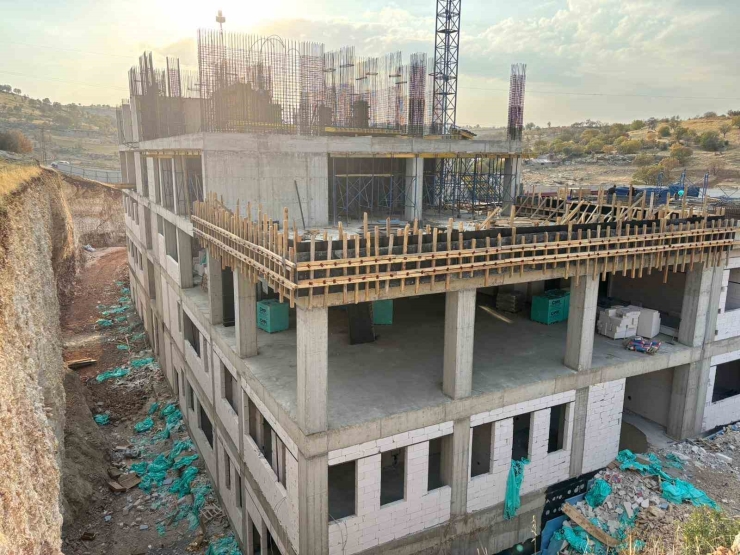 Eğil’de Sağlıkta Yeni Bir Seviye: 25 Yataklı Yeni Devlet Hastanesi Yükseliyor