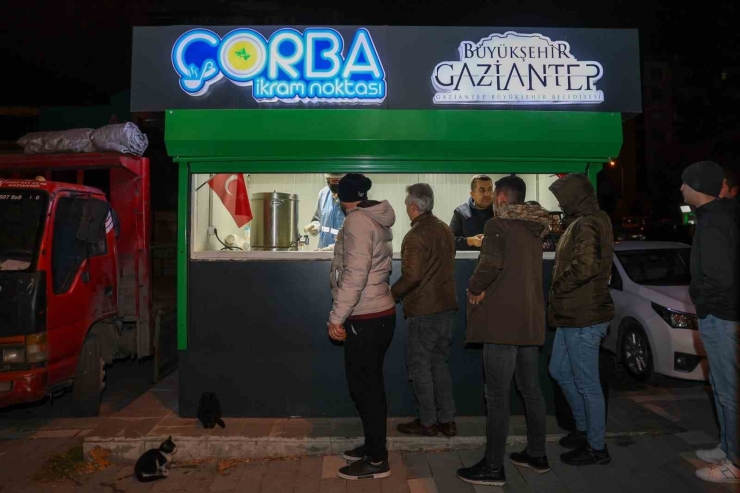 Gaziantep Büyükşehir, 39 Noktada Sabahı Sıcak Çorba İle Karşılıyor