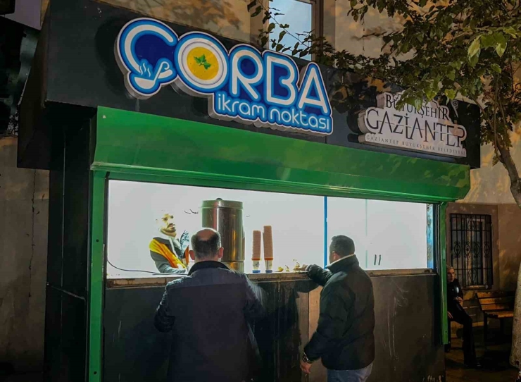 Gaziantep Büyükşehir, 39 Noktada Sabahı Sıcak Çorba İle Karşılıyor