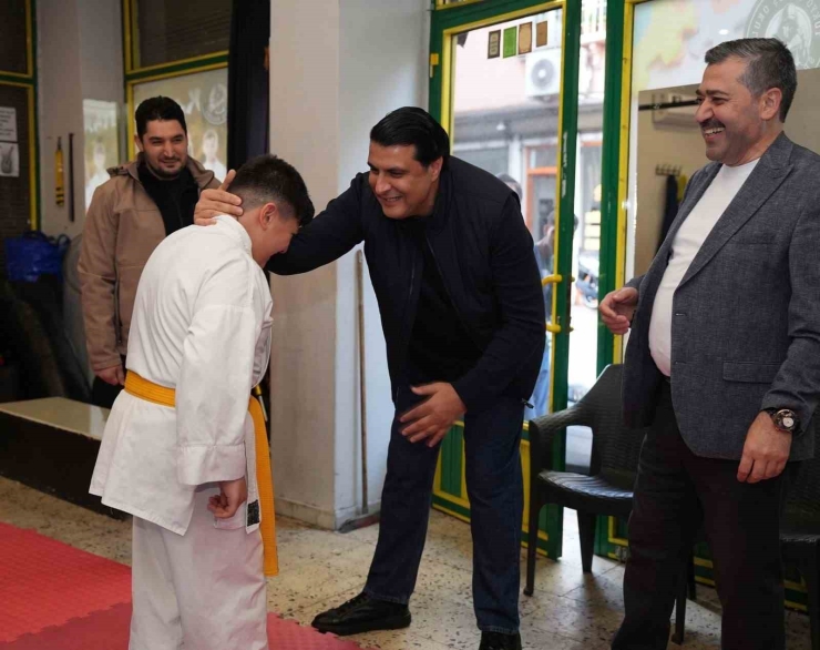 Yılmaz’dan Karşıyaka’ya Kütüphane Müjdesi