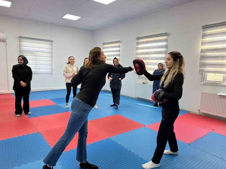 Yakın Savunma Atölyesi Düzenlendi