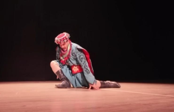 Gösteri Sırasında Ters Hareket Yapan Dansçının Çapraz Bağları Koptu