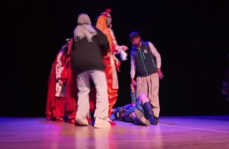 Gösteri Sırasında Ters Hareket Yapan Dansçının Çapraz Bağları Koptu