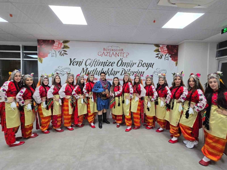 Gösteri Sırasında Ters Hareket Yapan Dansçının Çapraz Bağları Koptu