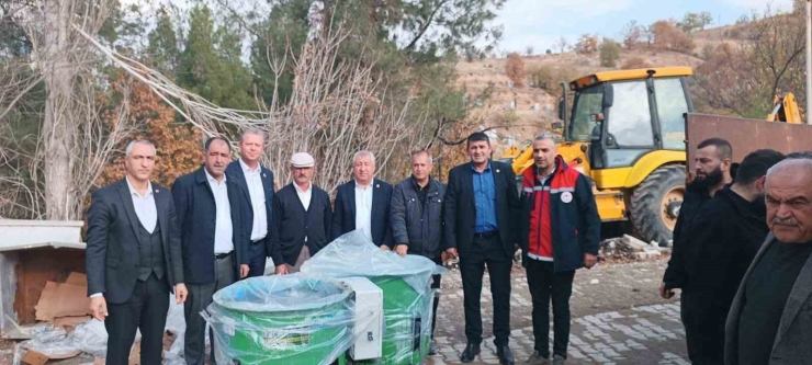 Gölbaşı’nda Çiftçilere Makine Ve Ekipman Desteği