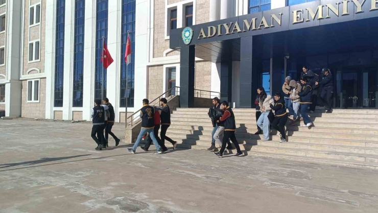 Masaj Salonlarına Fuhuş Operasyonunda 6 Kişi Tutuklandı