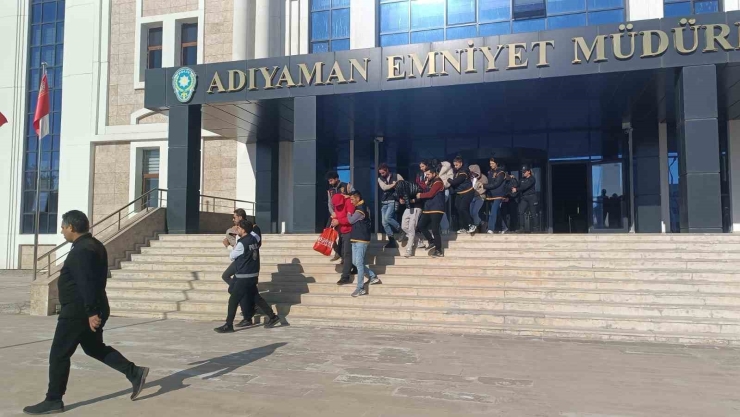 Masaj Salonlarına Fuhuş Operasyonunda 6 Kişi Tutuklandı