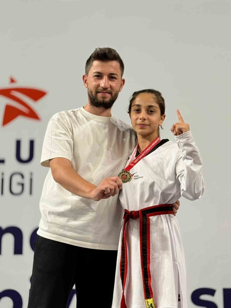 Şahinbey Belediyespor’un Altın Kızı Bükreş’te Tarih Yazdı