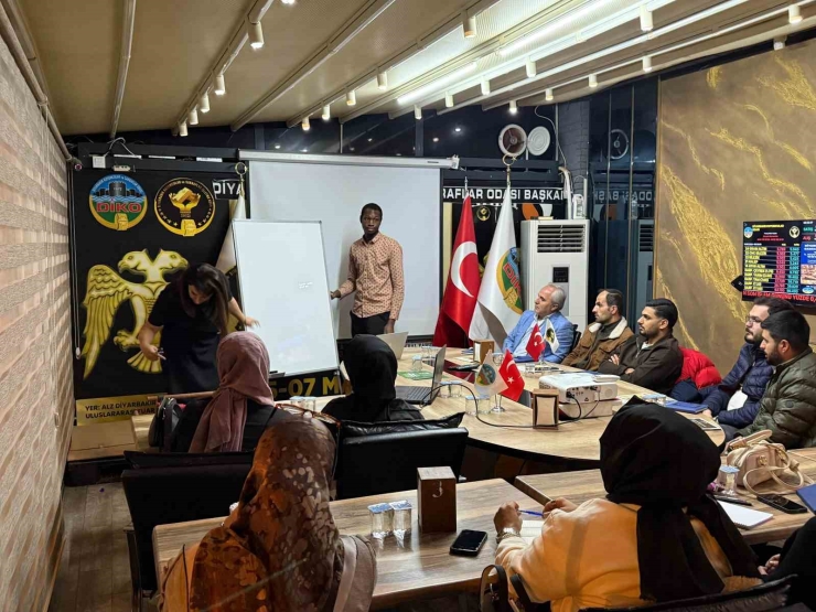 Diyarbakır Kuyumcular Odasından Bir İlk: Esnafa Ücretsiz İngilizce Eğitimi Başladı