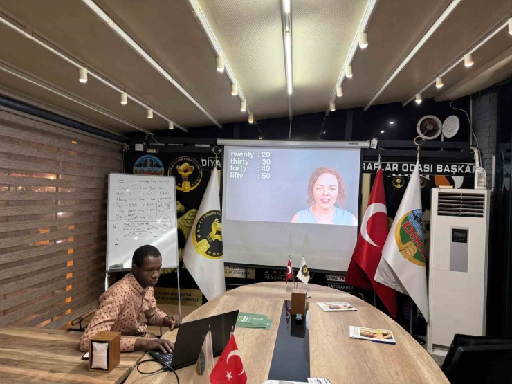 Diyarbakır Kuyumcular Odasından Bir İlk: Esnafa Ücretsiz İngilizce Eğitimi Başladı