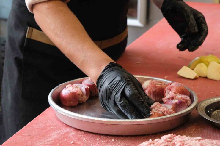 Gazianteplilerin Doğal Antibiyotiği Soğan Kebabı