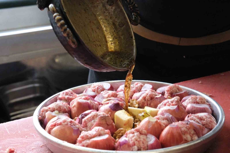 Gazianteplilerin Doğal Antibiyotiği Soğan Kebabı