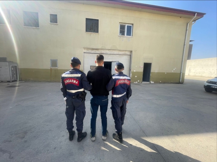 Gaziantep’te Aranan 5 Şahsı Jandarma Yakaladı