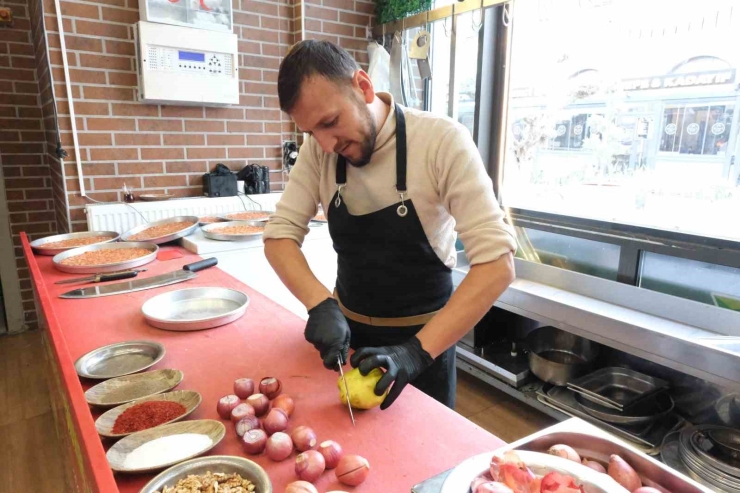 Gazianteplilerin Doğal Antibiyotiği Soğan Kebabı