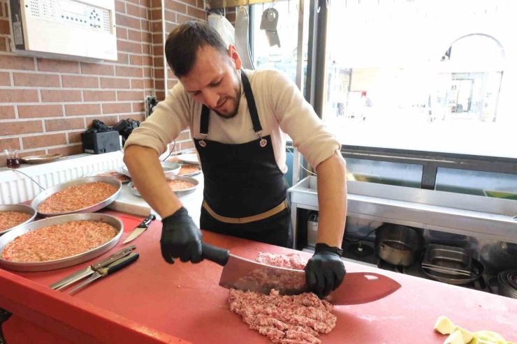 Gazianteplilerin Doğal Antibiyotiği Soğan Kebabı