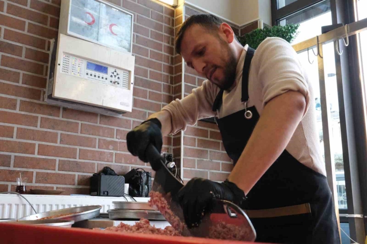 Gazianteplilerin Doğal Antibiyotiği Soğan Kebabı