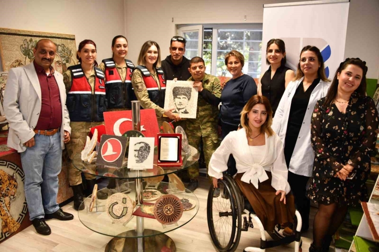 Jandarmadan Özel İhtiyaçlı Çocuklara Anlamlı Ziyaret