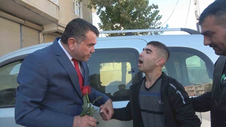 Mhp Sur İlçe Başkanlığından Dünya Engelliler Gününde Anlamlı Destek