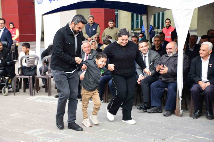 Şahinbey Belediyesi’nden 177 Engelliye Akülü Ve Manuel Tekerlekli Sandalye