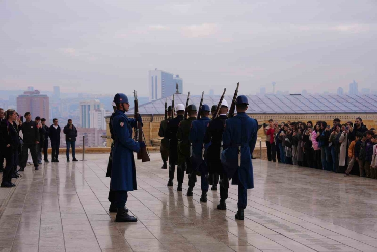 Başkan Yılmaz, Gençleri Başkentte Karşıladı