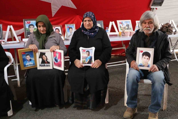 Diyarbakır Anneleri Gelecek Güzel Haberler İçin Sabırsızlanıyor