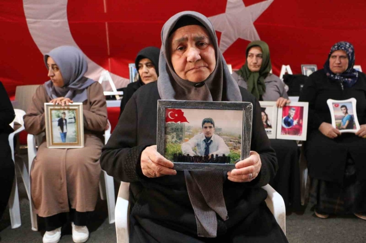 Diyarbakır Anneleri Gelecek Güzel Haberler İçin Sabırsızlanıyor