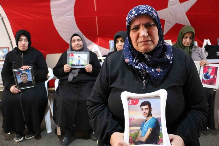 Diyarbakır Anneleri Gelecek Güzel Haberler İçin Sabırsızlanıyor