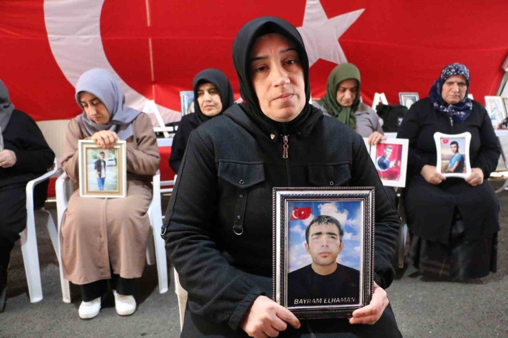 Diyarbakır Anneleri Gelecek Güzel Haberler İçin Sabırsızlanıyor