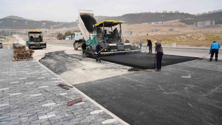 Okullar Bölgesinde Asfalt Çalışmaları Devam Ediyor